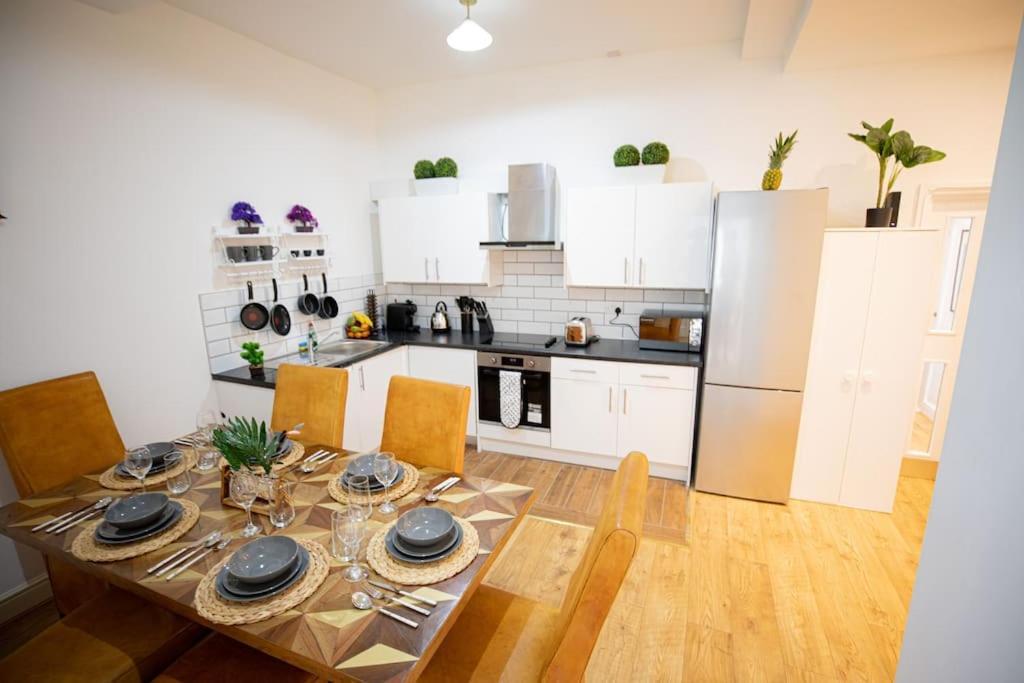 Perfect Location 4Bed 2 Bath Spacious Apartment London Ngoại thất bức ảnh