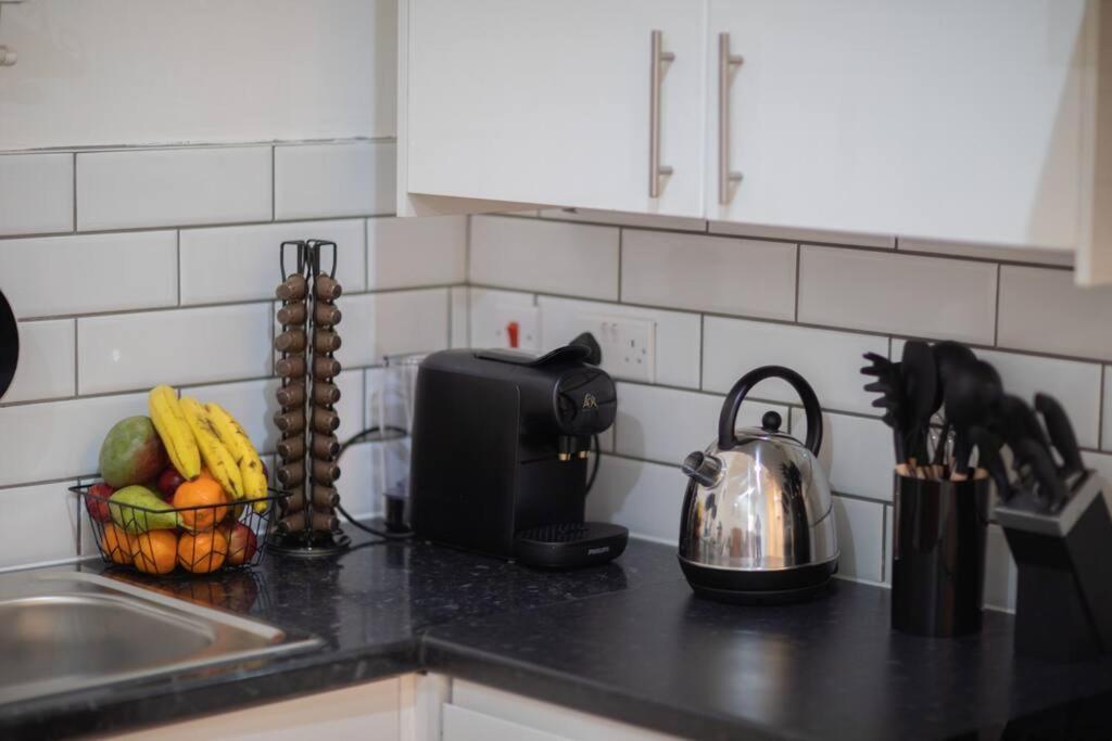 Perfect Location 4Bed 2 Bath Spacious Apartment London Ngoại thất bức ảnh